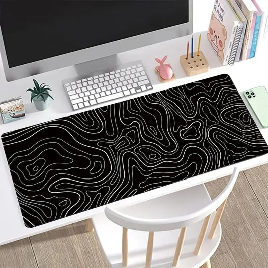 „Gaming Mousepad XXL – Schwarz-Weiß Topographic Design, rutschfest, 31.5 x 11.8 Zoll“